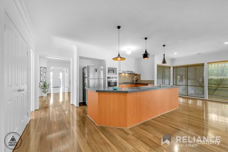 Property photo of 1 Cobblestone Green Caroline Springs VIC 3023