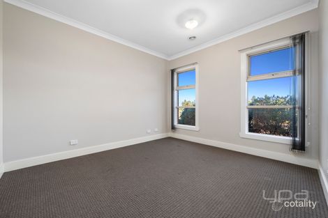 Property photo of 18 Acumin Street Brookfield VIC 3338