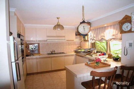 Property photo of 9 Somers Close Mill Park VIC 3082