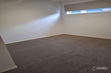 Property photo of 16 Fanfare Close Berwick VIC 3806