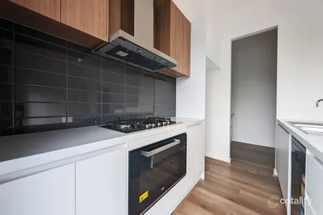 Property photo of 1/8 Oulton Crescent Reservoir VIC 3073