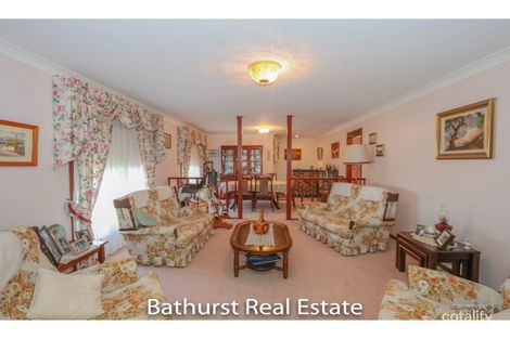 Property photo of 1 Barker Circuit Kelso NSW 2795