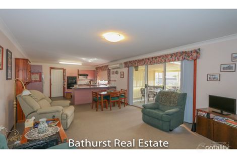 Property photo of 1 Barker Circuit Kelso NSW 2795