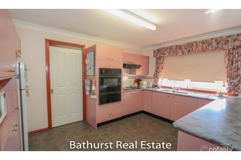 Property photo of 1 Barker Circuit Kelso NSW 2795