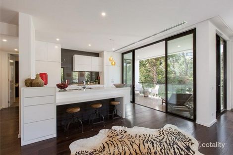 Property photo of 2/14 Martin Court Toorak VIC 3142