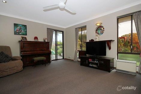 Property photo of 28 Redfin Crescent Beldon WA 6027