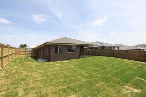 2 Songlark Pl, Aberglasslyn, NSW 2320
