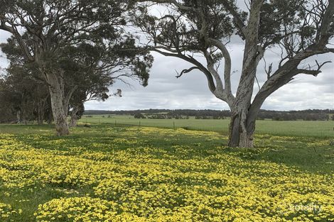 444 Halls Rd, Wardering, WA 6311