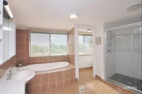 Property photo of 18 Jabiluka Drive Highland Park QLD 4211