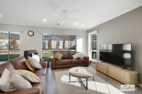 Property photo of 7 Cutler Crescent Wodonga VIC 3690