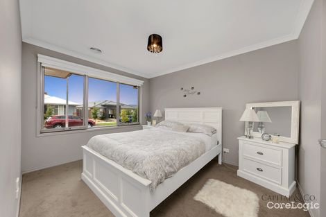 Property photo of 40 Stettler Boulevard Mickleham VIC 3064