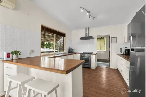 Property photo of 10 Mathie Street Basin View NSW 2540