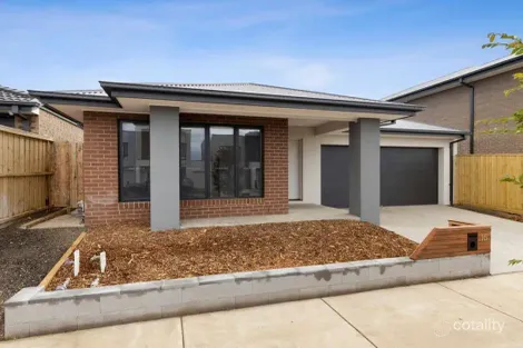 16 Flannery Cct, Charlemont, VIC 3217