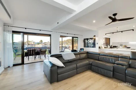 Property photo of 26 Cuttlefish Parade St Huberts Island NSW 2257
