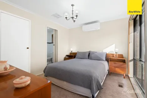 Property photo of 17 Linlithgow Way Melton West VIC 3337