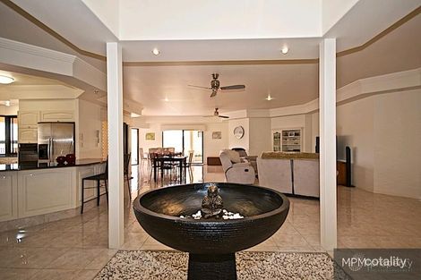 Property photo of 9 Leeds Close Arundel QLD 4214