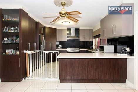 Property photo of 58 Gillingham Crescent Craigieburn VIC 3064