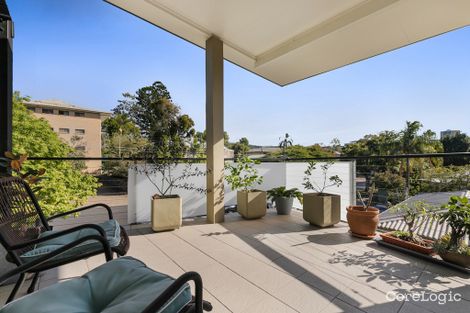 Property photo of 4/120 Central Avenue Indooroopilly QLD 4068