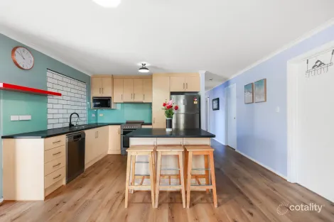 Property photo of 15 Pollard Court Encounter Bay SA 5211