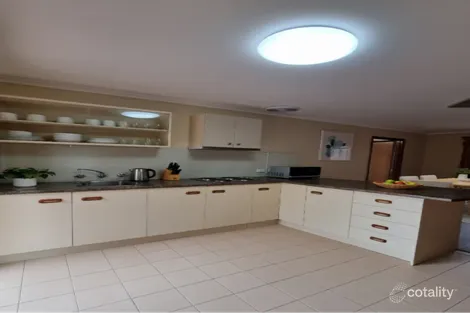 Property photo of 11 Curtis Court Cranbourne VIC 3977