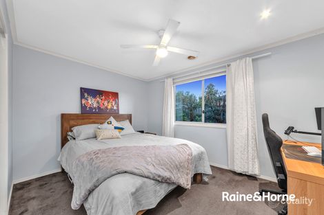 Property photo of 8 Tournament Place Cranbourne North VIC 3977