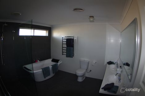 Property photo of 30 Coulterhand Circle Byford WA 6122