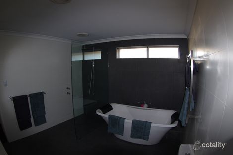 Property photo of 30 Coulterhand Circle Byford WA 6122