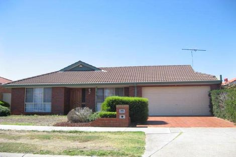Property photo of 28 Cardigan Crescent Taylors Lakes VIC 3038