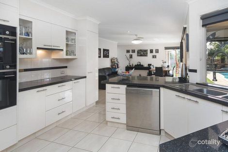 Property photo of 2 Chesterfield Place Runaway Bay QLD 4216