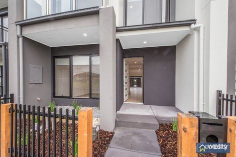 Property photo of 15 Meroo Walk Wollert VIC 3750