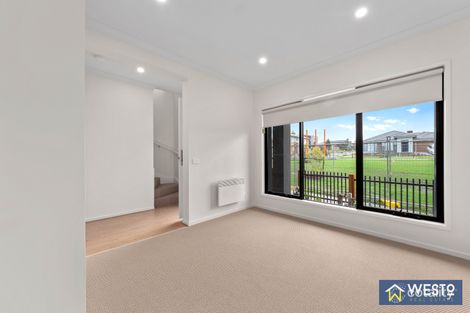 Property photo of 15 Meroo Walk Wollert VIC 3750