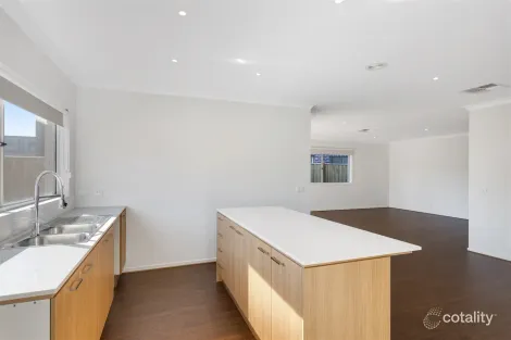 Property photo of 83 Bensonhurst Parade Point Cook VIC 3030