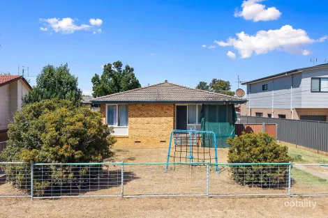 6 Bourne St, West Tamworth, NSW 2340