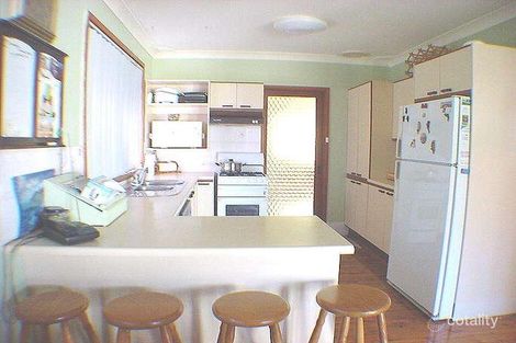 Property photo of 14 Lyndel Parade Shortland NSW 2307