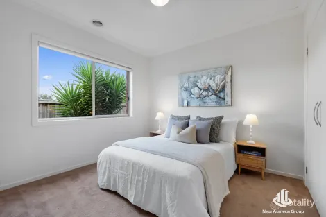 Property photo of 1 Brookdale Road Point Cook VIC 3030