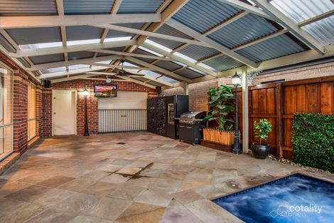 Property photo of 8 Ros Way Berwick VIC 3806