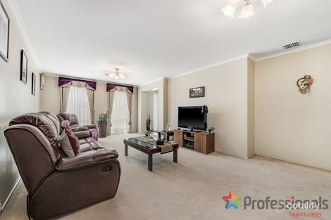 Property photo of 1 Lyrebird Court Taylors Lakes VIC 3038