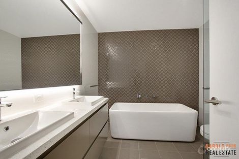 Property photo of 27 Scotsman Street Forest Lodge NSW 2037