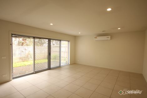 Property photo of 20 Denistoun Crescent Cranbourne VIC 3977
