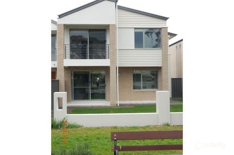 2/11 Aroona Pl, Glenelg North, SA 5045