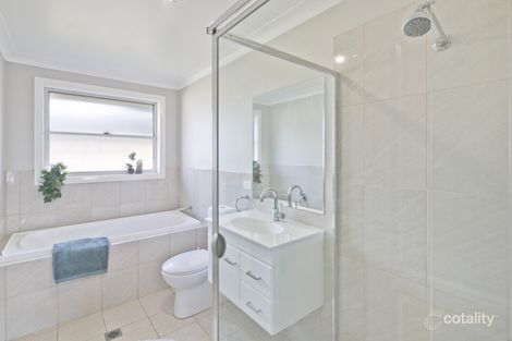 Property photo of 11 Kidd Circuit Goulburn NSW 2580