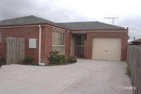 2/15 Westcott Pde, Rockbank, VIC 3335