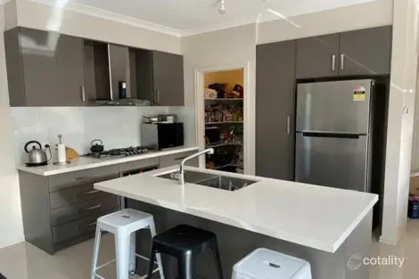 Property photo of 25 Eaglehawk Boulevard Eynesbury VIC 3338