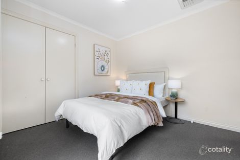 Property photo of 2/11 Rolls Court Glen Waverley VIC 3150