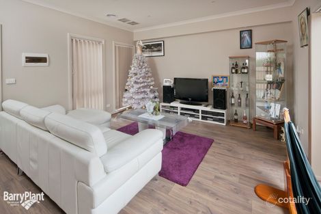 Property photo of 2/144 McFees Road Dandenong North VIC 3175