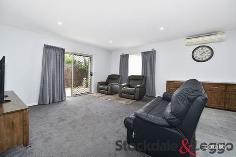 Property photo of 46 Cockatiel Circuit Craigieburn VIC 3064