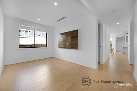 Property photo of 3 Rufous Way Deanside VIC 3336