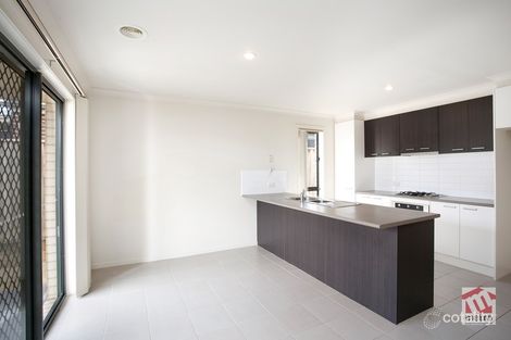 Property photo of 21 Wodalla Place Lyndhurst VIC 3975