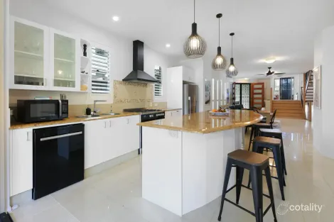 2/39 Anembo St, Surfers Paradise, QLD 4217
