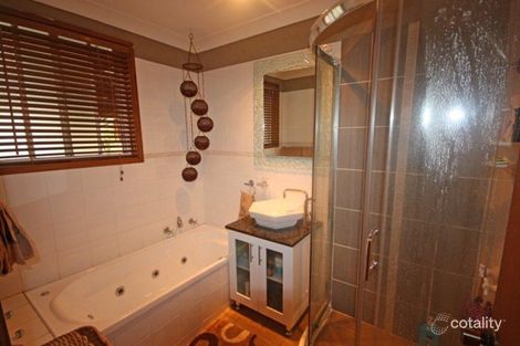 Property photo of 11 Brownlow Place Ambarvale NSW 2560